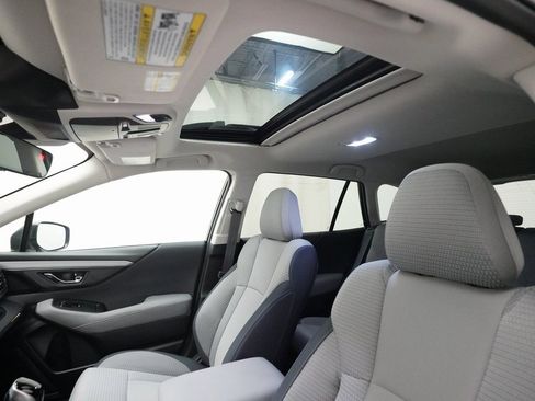 Certified 2025 Subaru Outback Premium w/ Popular Package #1A image 32