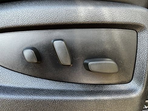 Used 2017 GMC Yukon SLT image 26