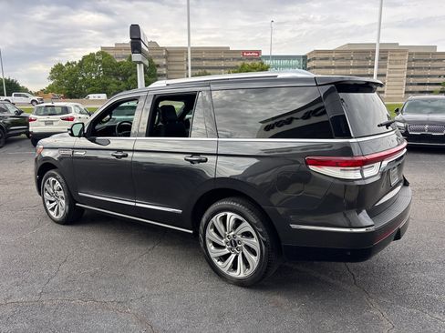 Certified 2024 Lincoln Navigator Premiere AWD/4WD image 5