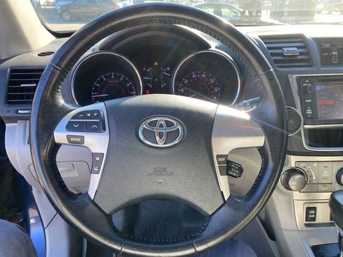 Used 2013 Toyota Highlander Plus image 15