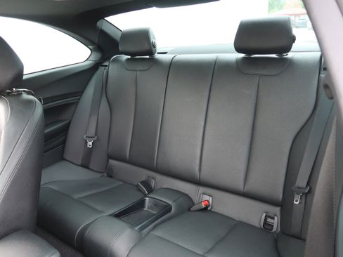 Used 2016 BMW M235i Coupe RWD image 30