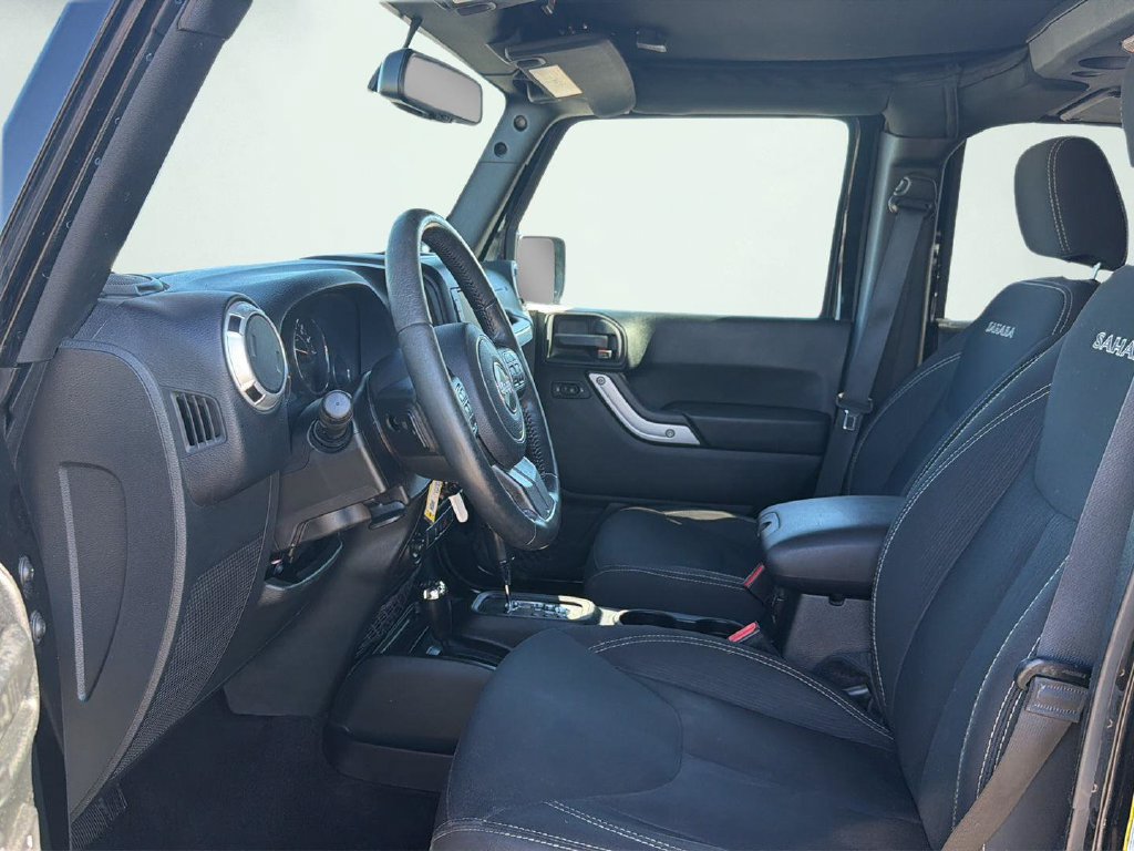 Used 2018 Jeep Wrangler Unlimited Sahara w/ Connectivity Group AWD/4WD image 23