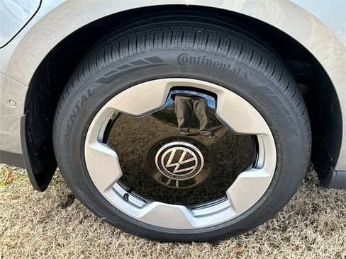 New 2025 Volkswagen ID. Buzz Pro S image 17