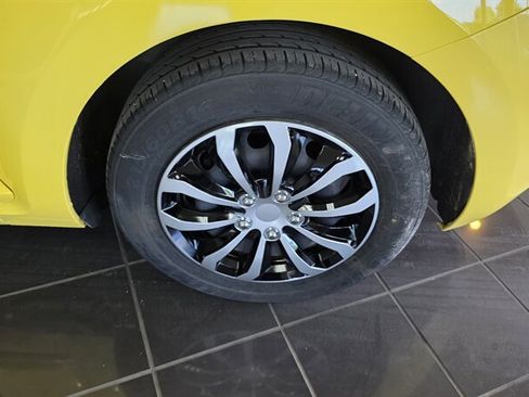 Used 2012 Volkswagen Beetle 2.5 FWD image 26