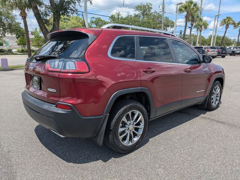 Used 2019 Jeep Cherokee Latitude Plus FWD image 4