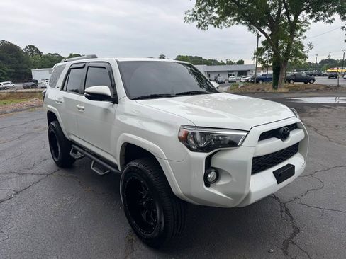 Used 2019 Toyota 4Runner SR5 Premium AWD/4WD image 8