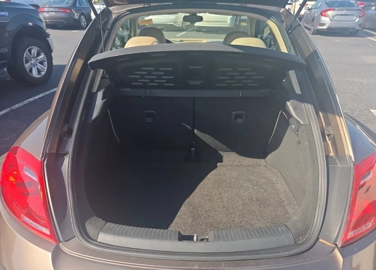 Used 2016 Volkswagen Beetle 1.8T SE FWD image 10
