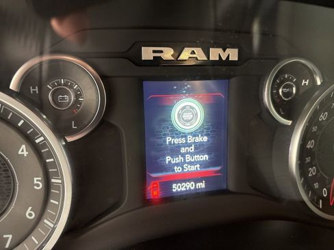 Used 2024 RAM 2500 Big Horn image 26