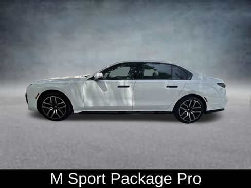 Used 2025 BMW 740i xDrive AWD/4WD image 4