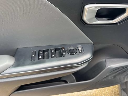Used 2025 Kia K4 FWD image 26