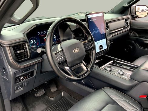 Used 2023 Ford Expedition Platinum AWD/4WD image 17