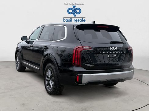Used 2023 Kia Telluride LX image 4