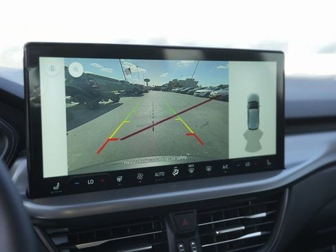 Used 2025 Ford Escape SE image 26