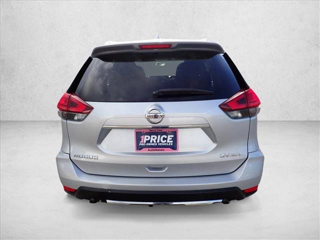 Used 2017 Nissan Rogue SV AWD/4WD image 3