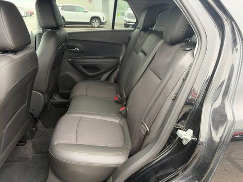 Used 2020 Chevrolet Trax LT w/ Sun & Sound Package AWD/4WD image 10