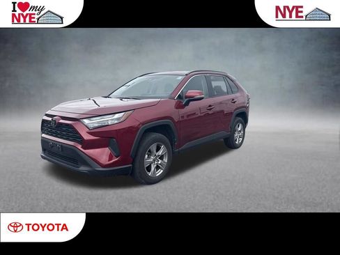 Used 2025 Toyota RAV4 XLE AWD/4WD image 1
