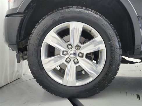 Used 2018 Ford F150 Platinum w/ Technology Package image 40