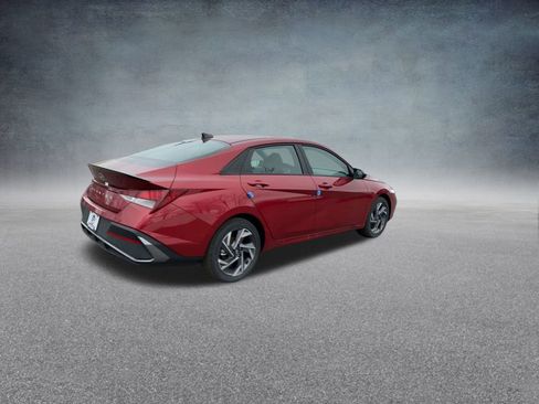 Used 2025 Hyundai Elantra Sport image 23