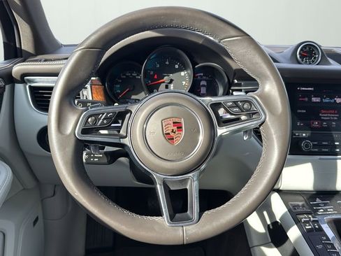 Used 2018 Porsche Macan Base image 11