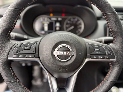 New 2025 Nissan Versa SR w/ Trunk Package image 24