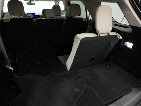 Used 2023 Ford Explorer XLT image 31