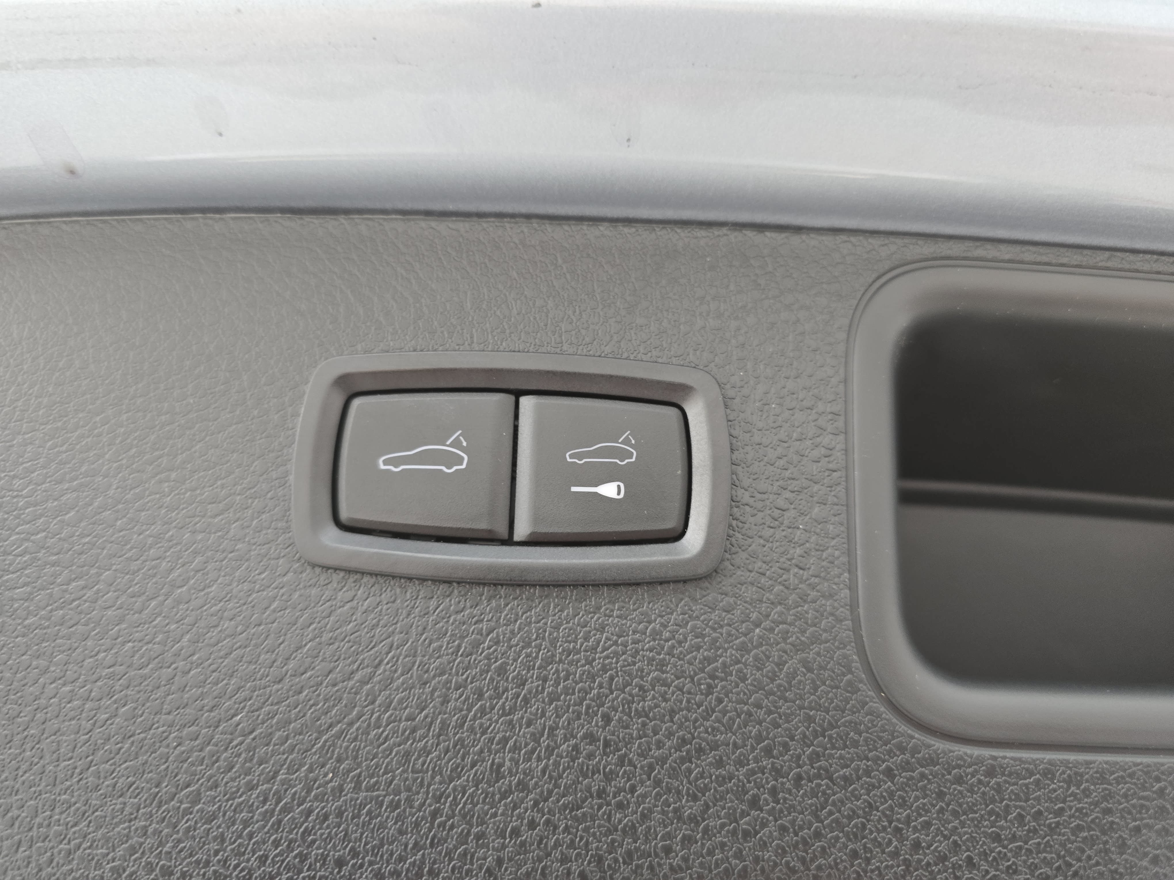 Certified 2024 Porsche Macan S AWD/4WD image 15