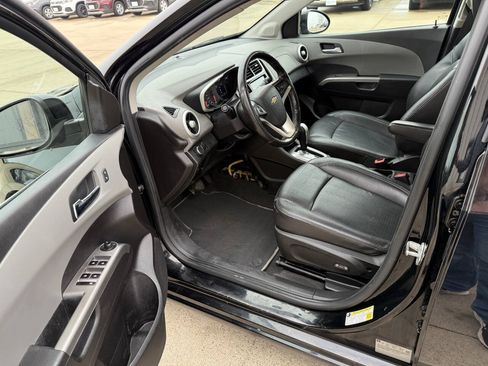 Used 2017 Chevrolet Sonic Premier FWD image 5