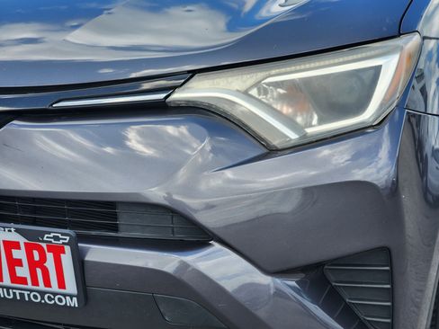 Used 2017 Toyota RAV4 LE FWD image 8
