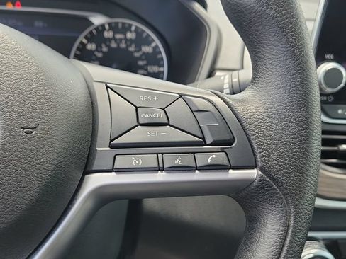 Used 2025 Nissan Altima 2.5 SV FWD image 22