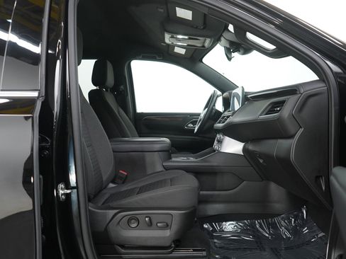 Used 2023 GMC Yukon XL SLE image 11