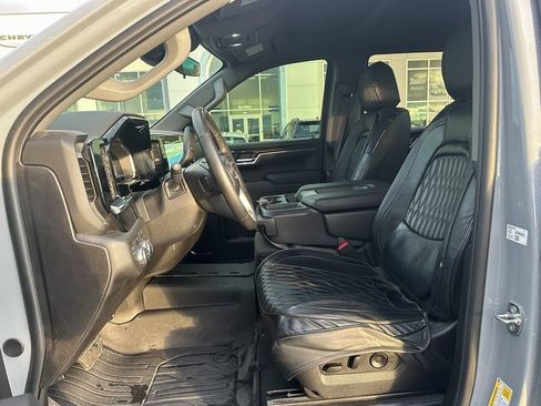 Used 2024 GMC Sierra 1500 SLE w/ Preferred Package image 15