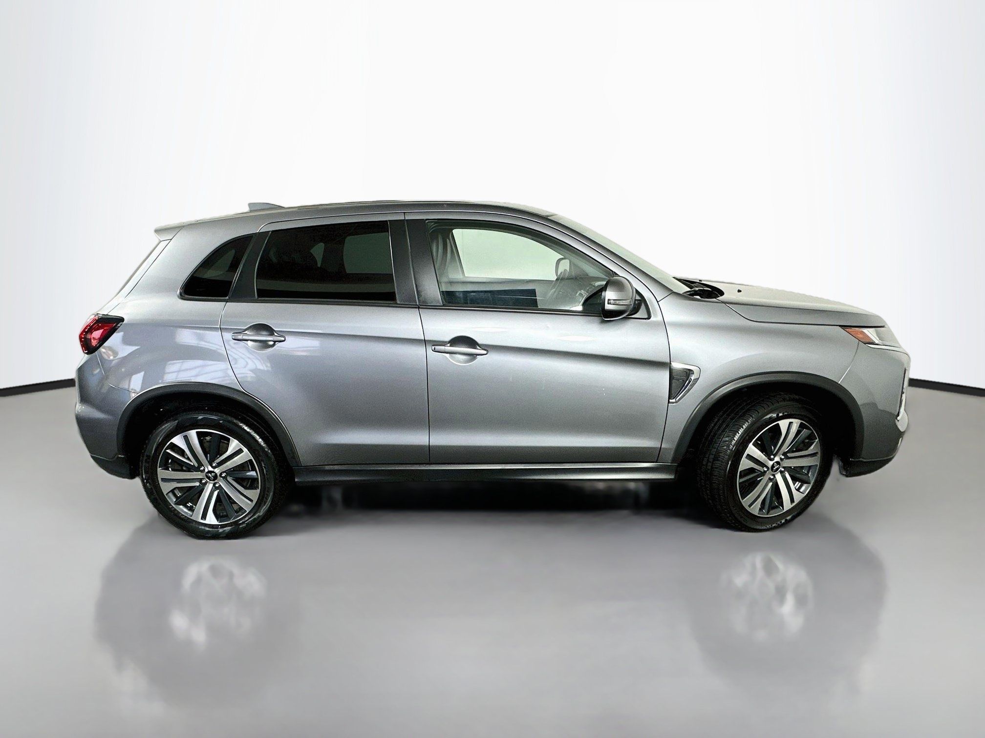 Used 2024 Mitsubishi Outlander Sport SE AWD/4WD image 8