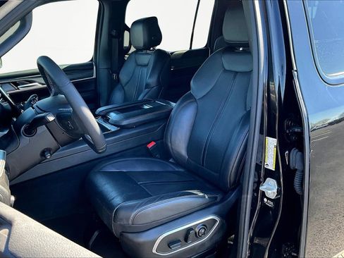 Used 2024 Jeep Wagoneer L Series II w/ Flexible Seating Group AWD/4WD image 21
