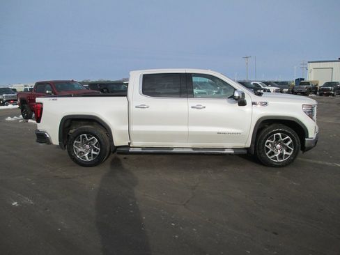 Certified 2023 GMC Sierra 1500 SLT w/ SLT Premium Package image 4
