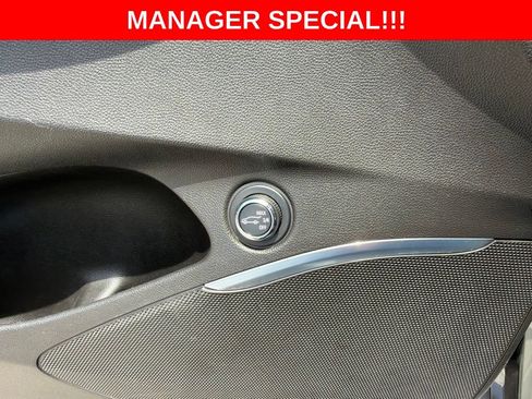 Used 2019 Buick Enclave Essence FWD image 19