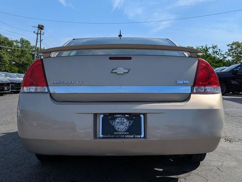 Used 2011 Chevrolet Impala LT w/ Luxury Edition Package FWD image 9