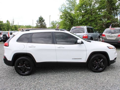 Used 2016 Jeep Cherokee High Altitude AWD/4WD image 6
