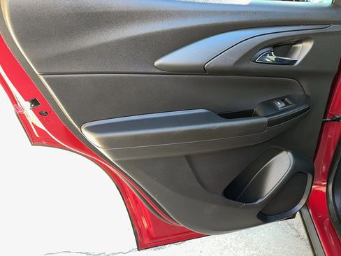 Used 2021 Chevrolet TrailBlazer RS w/ Technology Package image 12