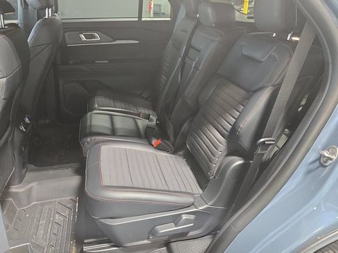 Used 2026 Ford Explorer ST-Line w/ ST-Line Street Pack AWD/4WD image 4