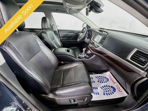 Used 2019 Toyota Highlander Limited AWD/4WD image 31
