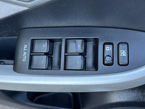 Used 2014 Toyota Prius Three image 35