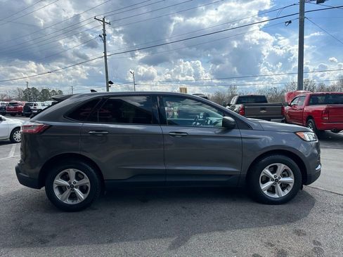 Used 2022 Ford Edge SE image 8