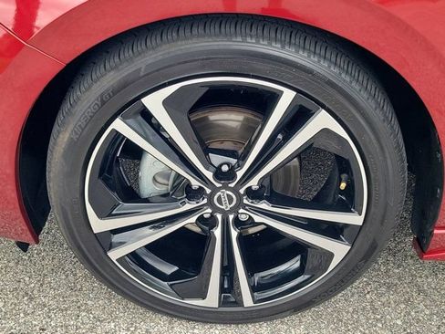 Used 2023 Nissan Sentra SR w/ Electronics Package FWD image 9