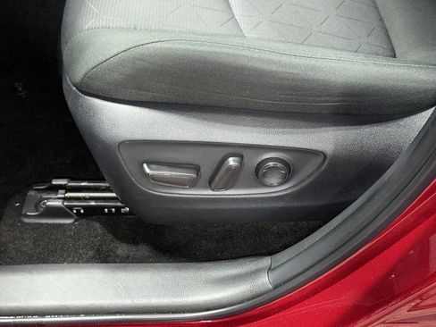 Used 2025 Toyota RAV4 XLE AWD/4WD image 23