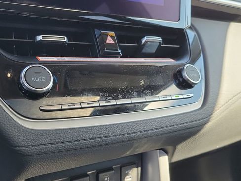 Used 2024 Toyota Corolla Cross XLE w/ Convenience Package image 23