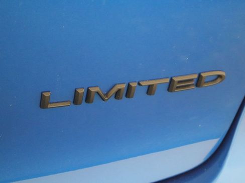 New 2026 Chrysler Pacifica Limited w/ Uconnect Theater Family Group image 53