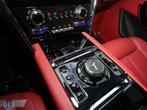 Used 2019 Rolls-Royce Cullinan image 41