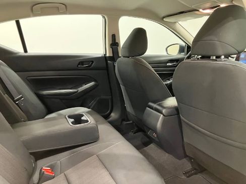 Used 2025 Nissan Altima 2.5 SV FWD image 45