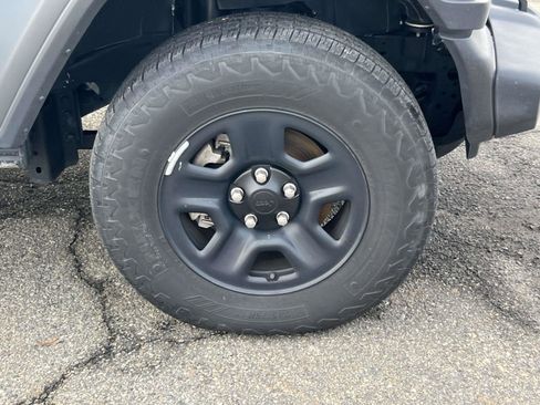 Used 2024 Jeep Wrangler Sport image 7