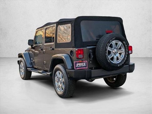 Used 2017 Jeep Wrangler Unlimited Sahara w/ Connectivity Group image 8